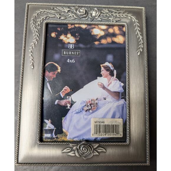 Burnes Of Boston Mini Max Photo Album 4x6 Silvertone Metal Frame Velour Cover - Picture 1 of 11